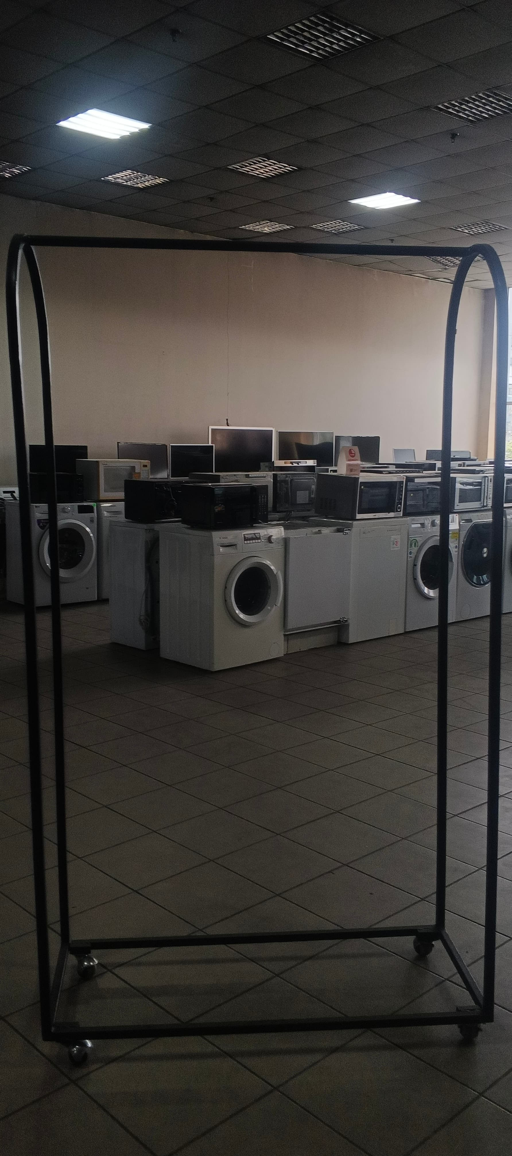 Вішак підлоговий на колесах (середнього розміру)