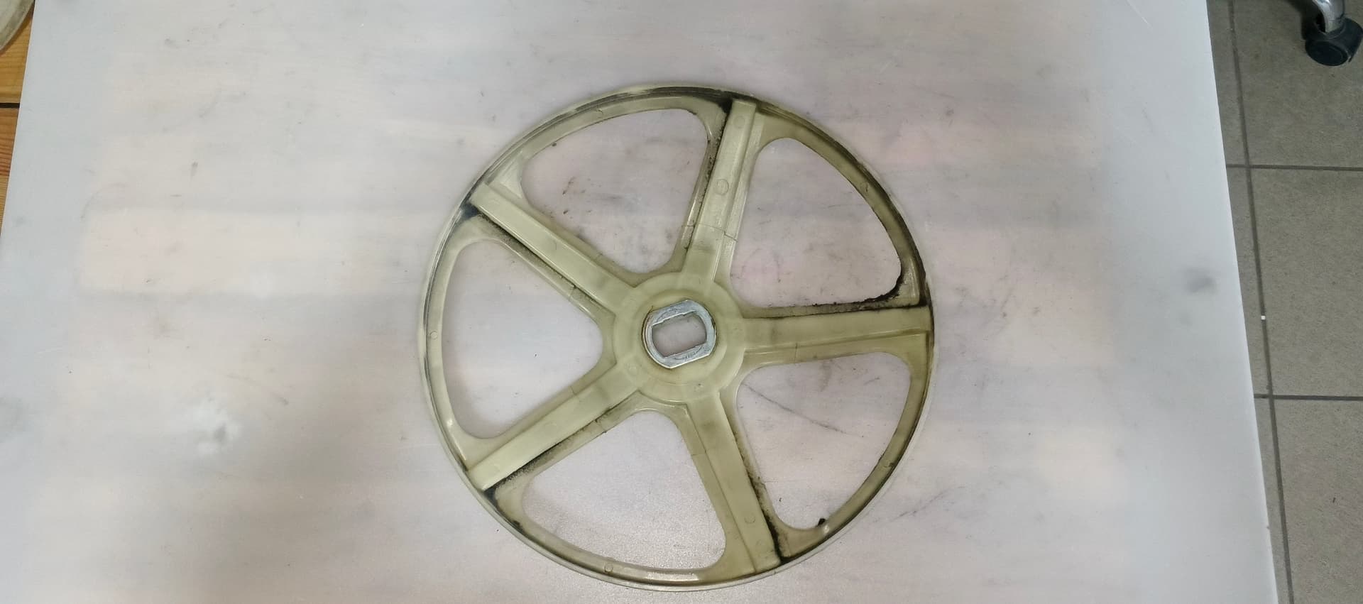 Б/у Шків для пральної машини Electrolux 1323853