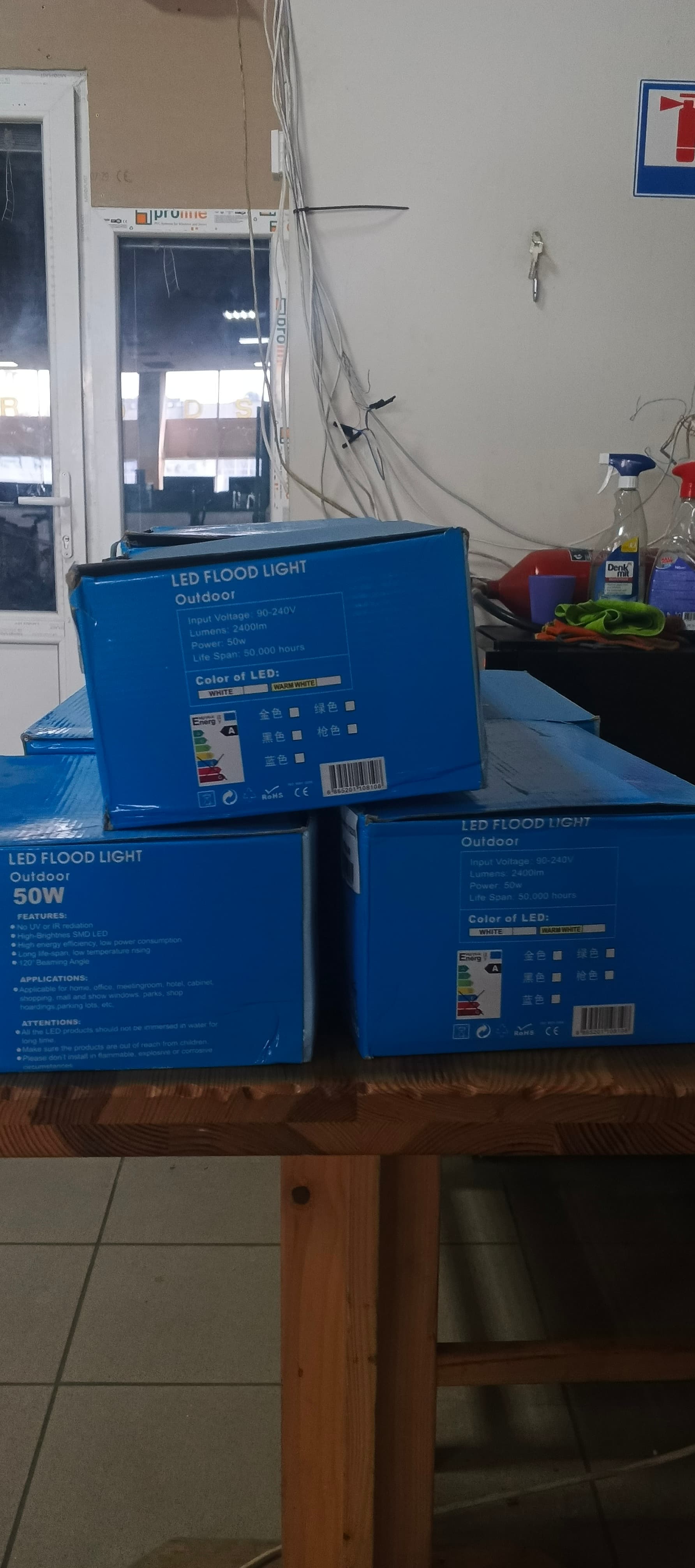 Світлодіодні прожектори LED Floodlight W810