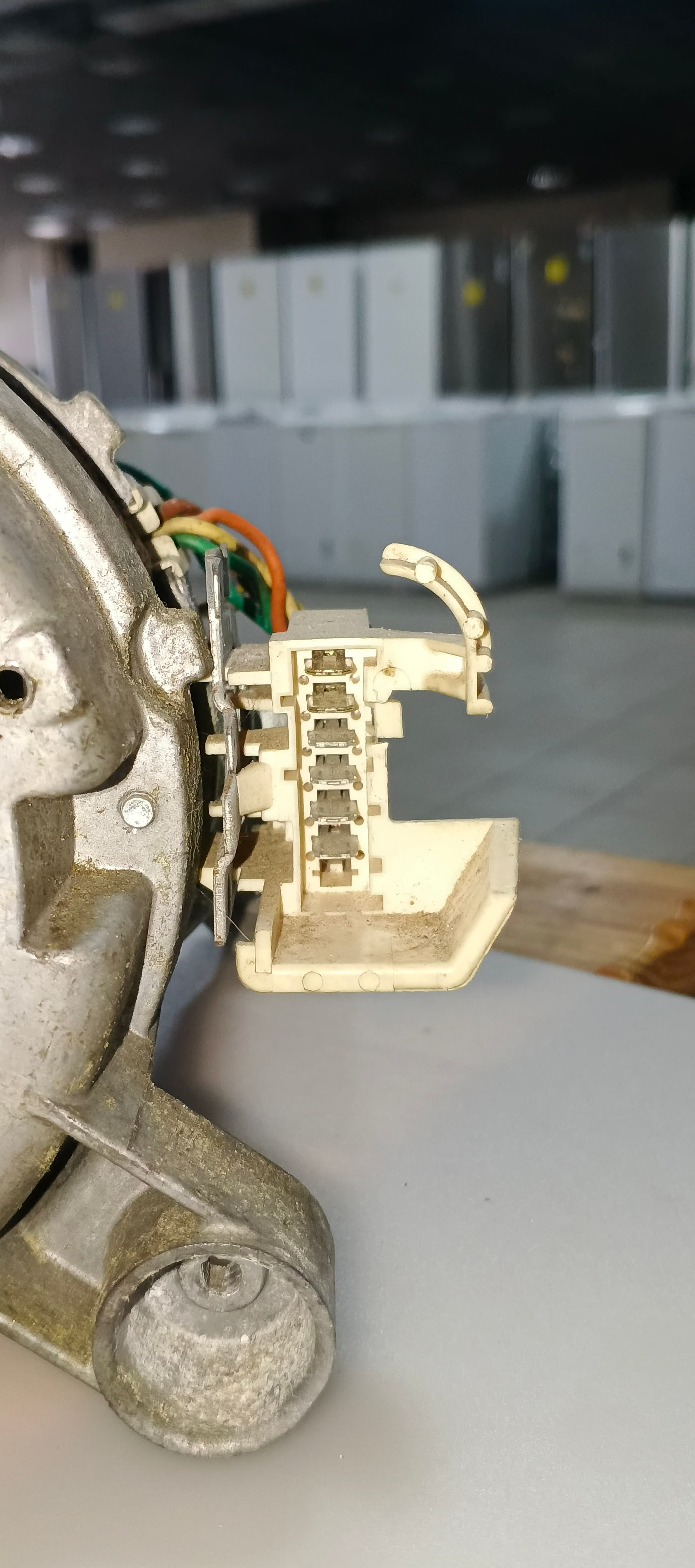 Б/у МОТОР для пральної машини Indesit 480-16000RPM