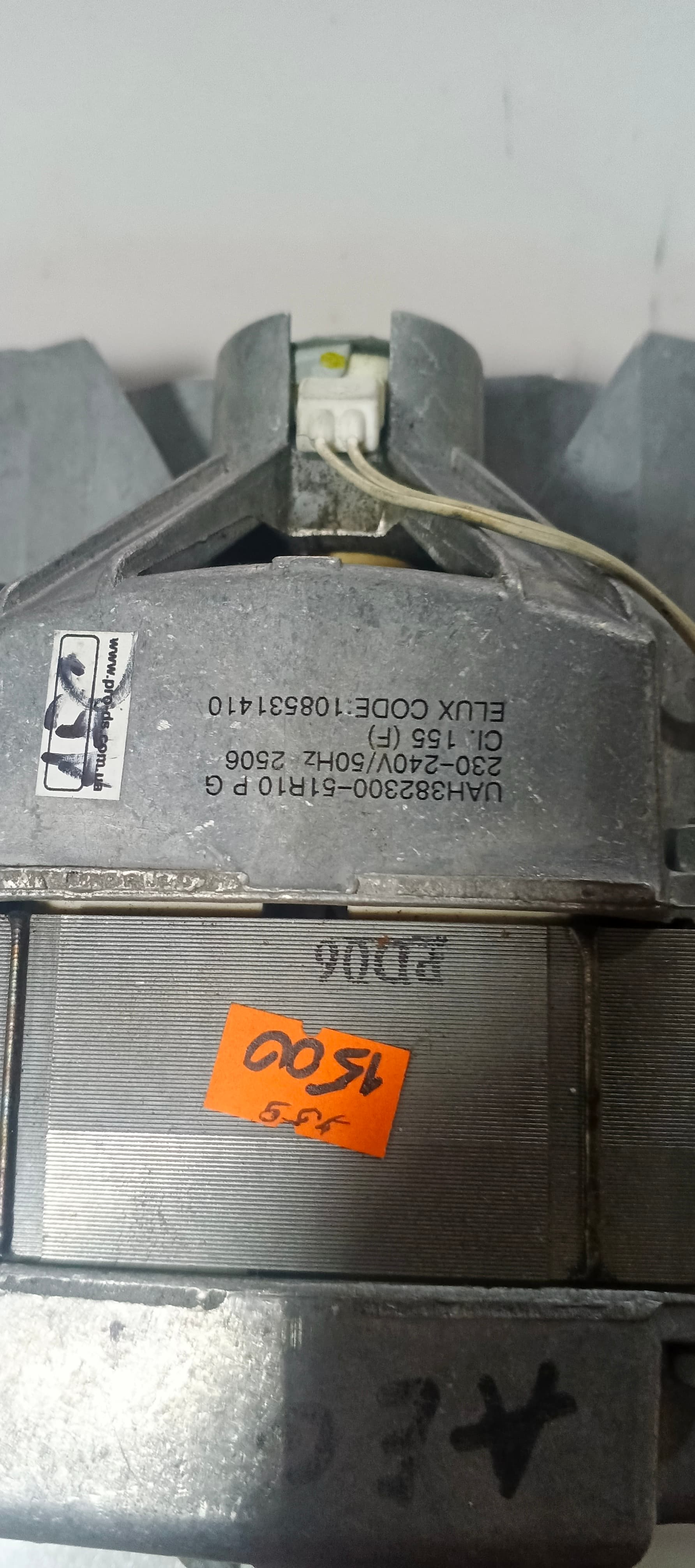Б/у МОТОР для пральної машини AEG UAH382300-51R10 P G