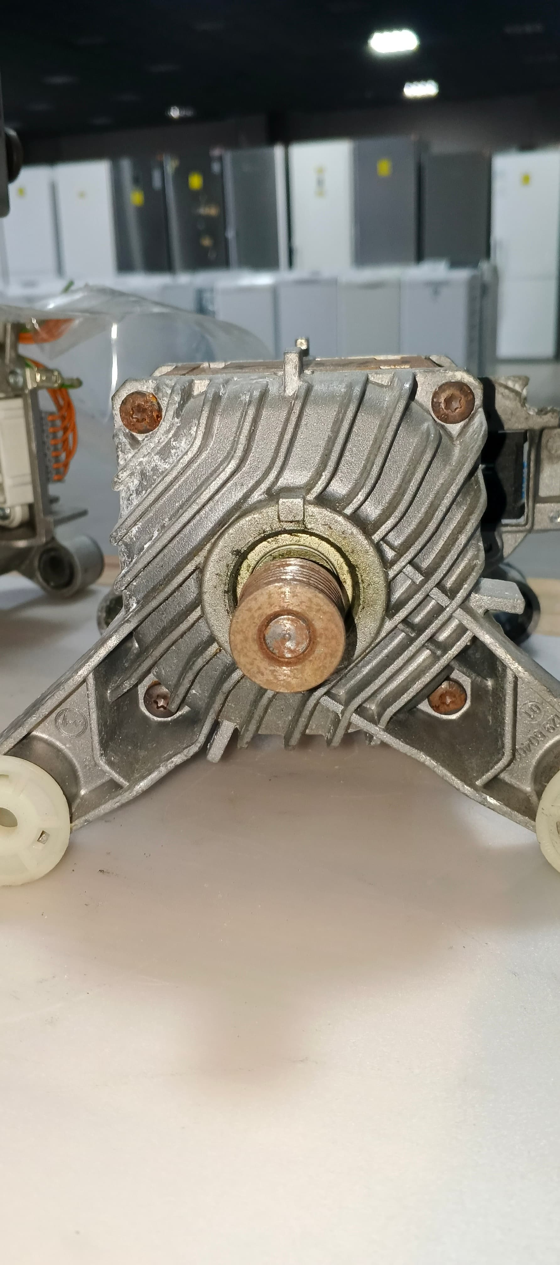 Б/у Мотор для пральної машини Siemens шість контактів9000386866