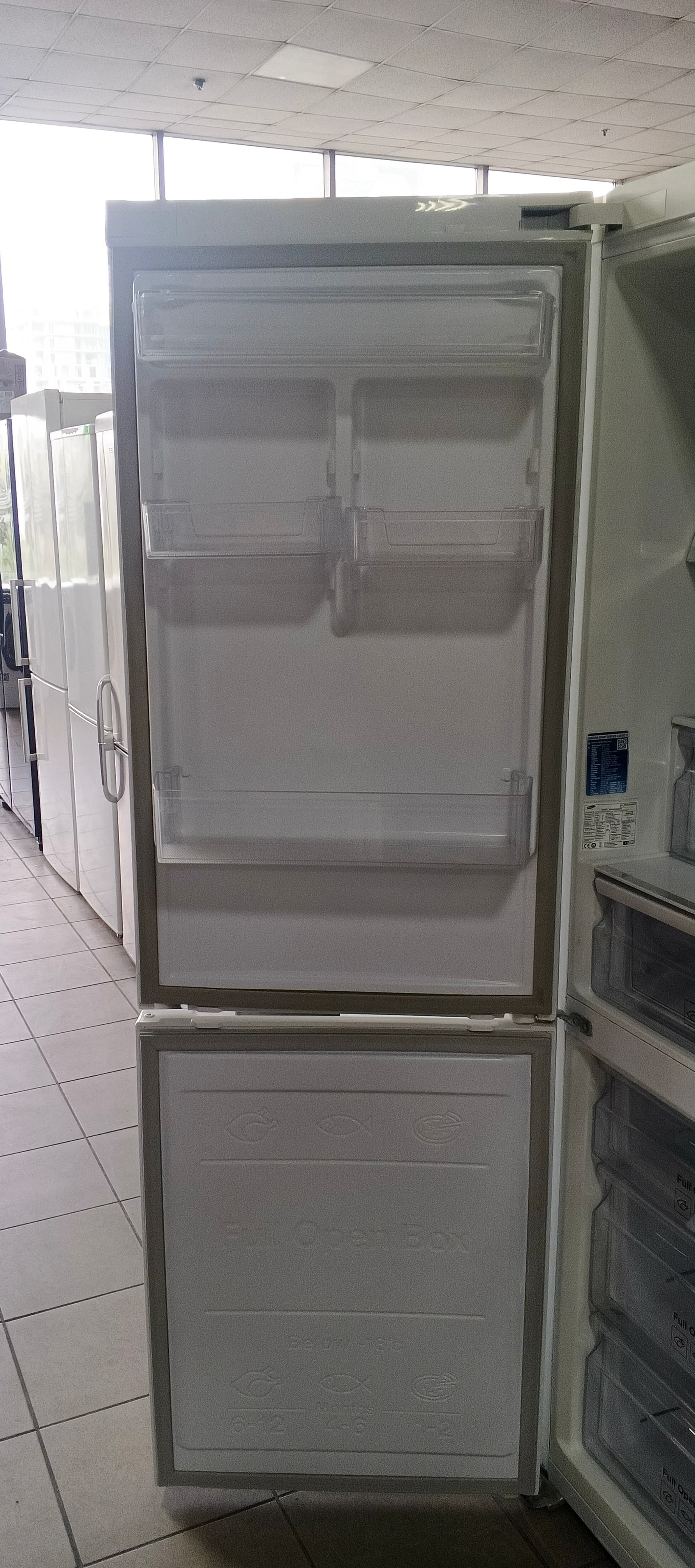 Холодильник Samsung RB31FERNCWW