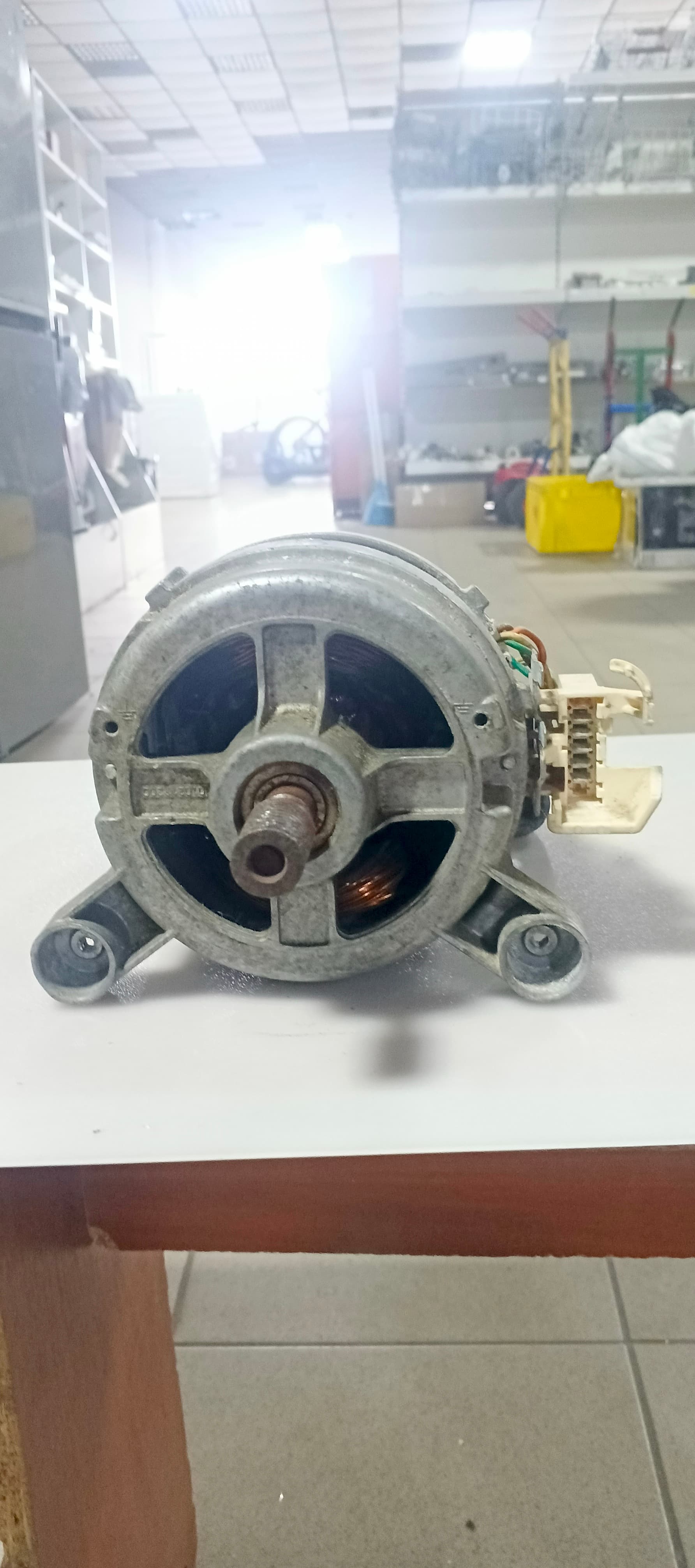 Б/у МОТОР для пральної машини Indesit 480-16000RPM
