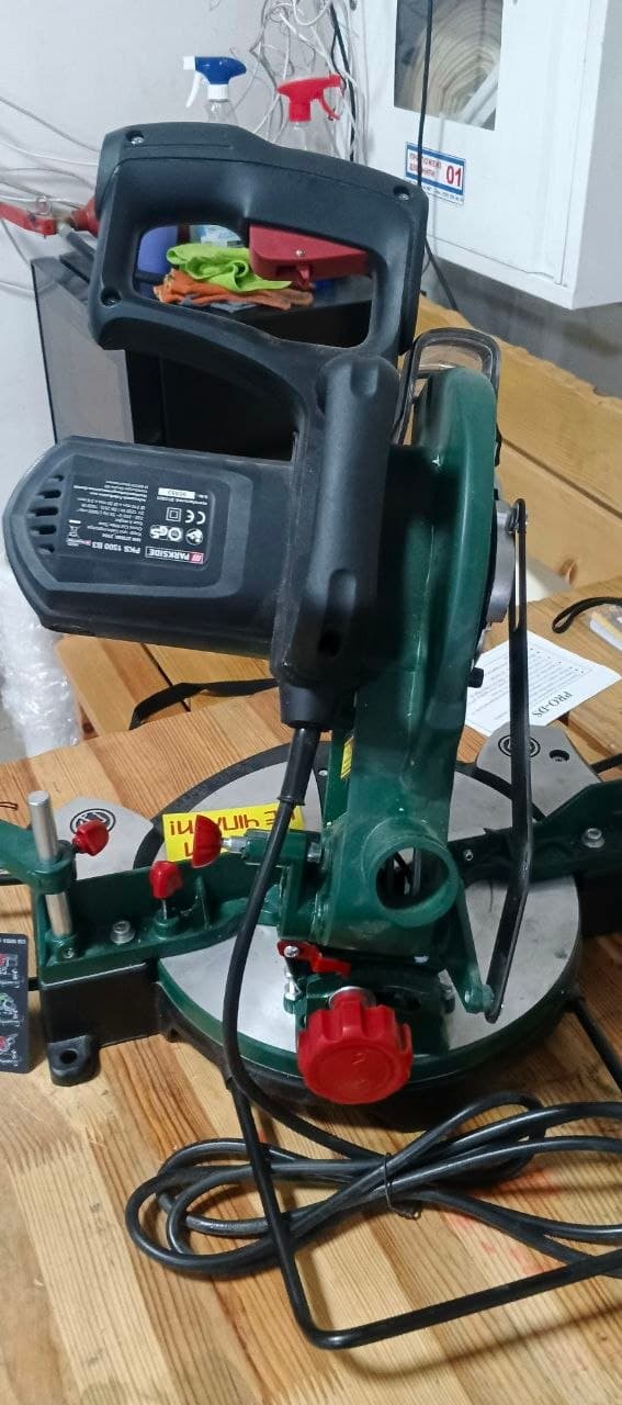 Торцова пила Parkside PKS 1500 B3