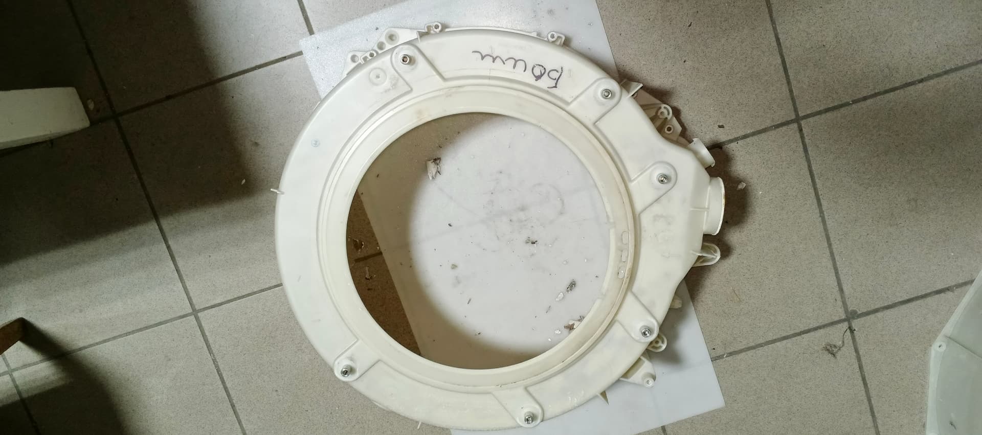 Б/у Передній напівбак для пральної машини Bosch S18 IMM1 MOLDI 9000354783