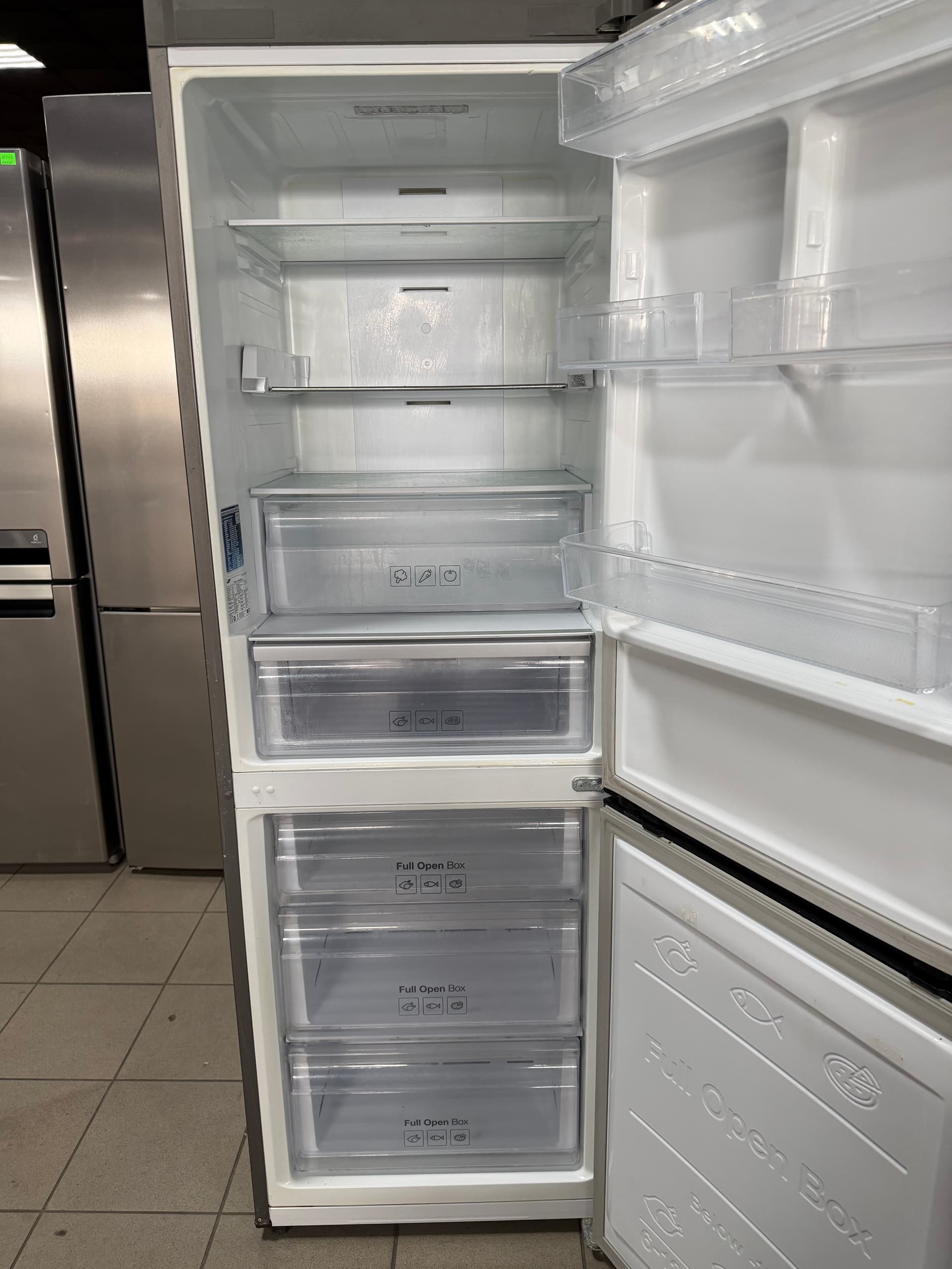 Холодильник Samsung RB29FERNC55