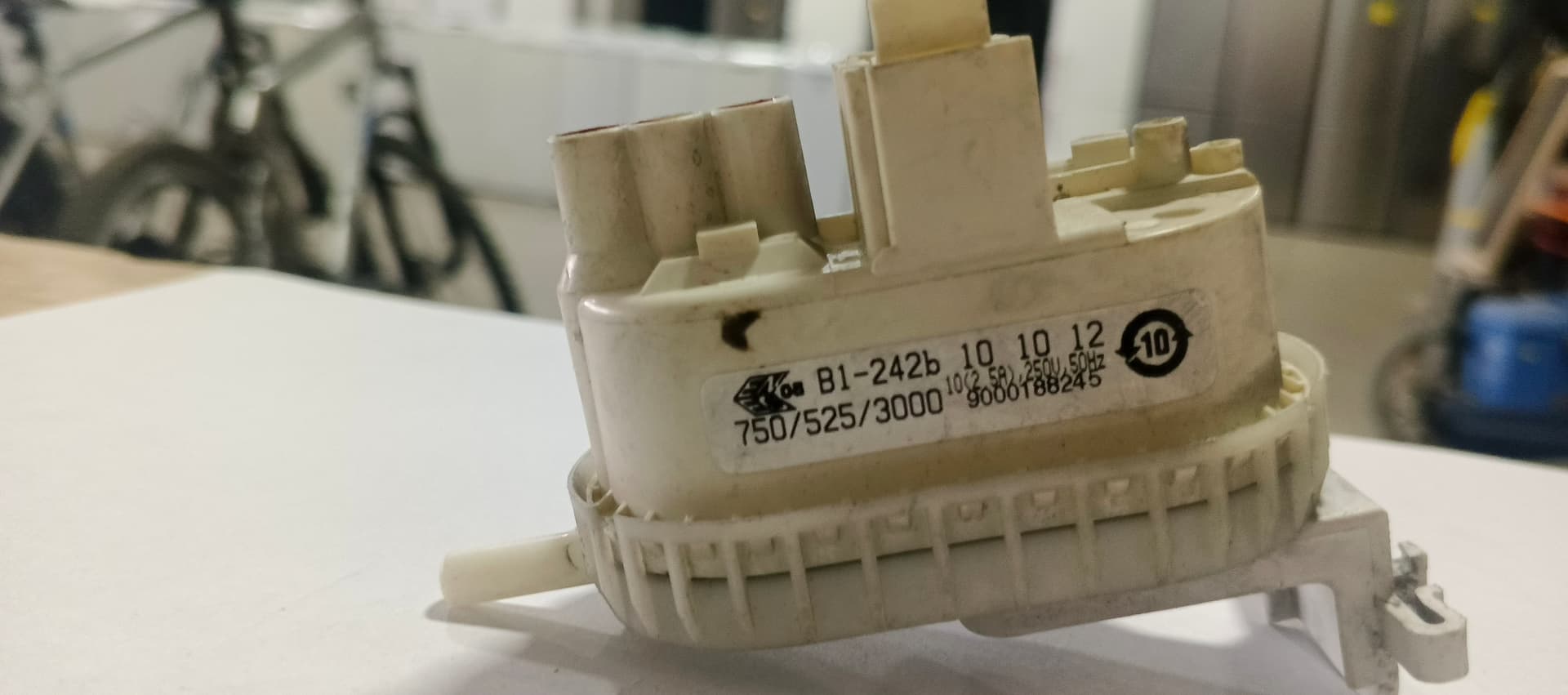 Б/у пресостат пральної машини Siemens9000188245