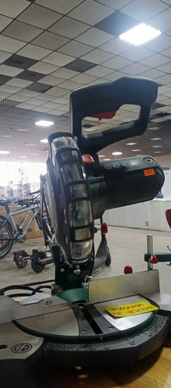 Торцова пила Parkside PKS 1500 B3