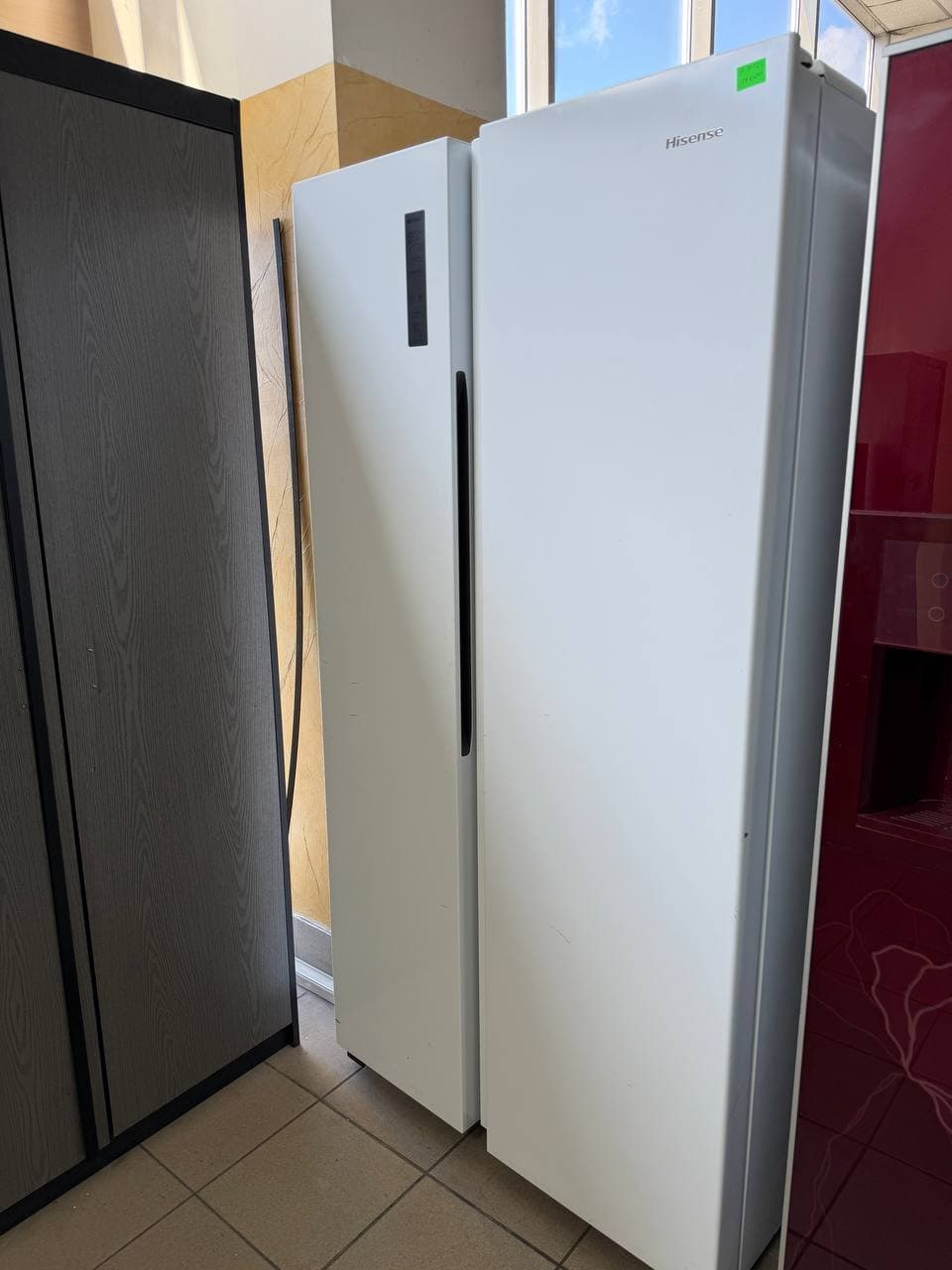 Холодильник Hisense