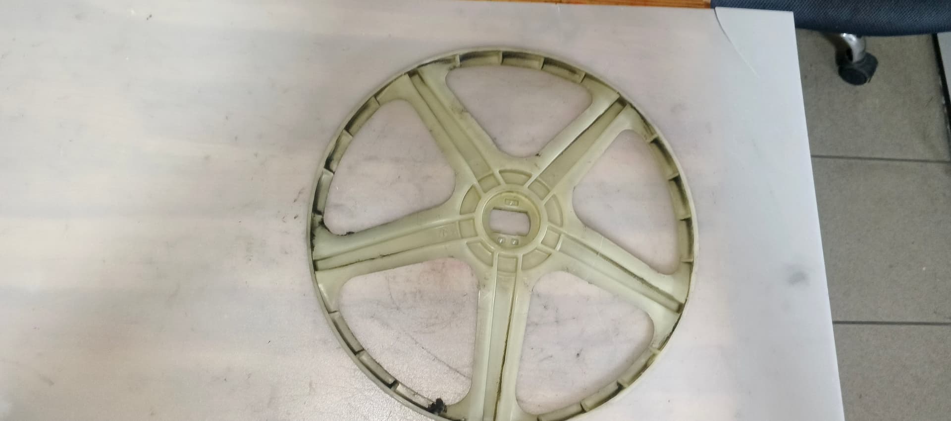 Б/у Шків для пральної машини Electrolux 1323853