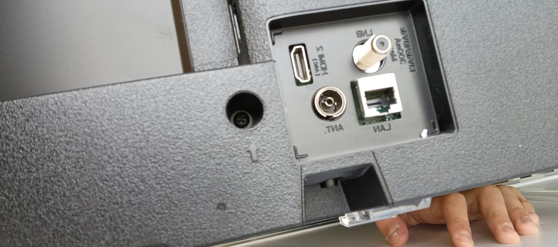 Телевізор Telefunken QF32AN750S