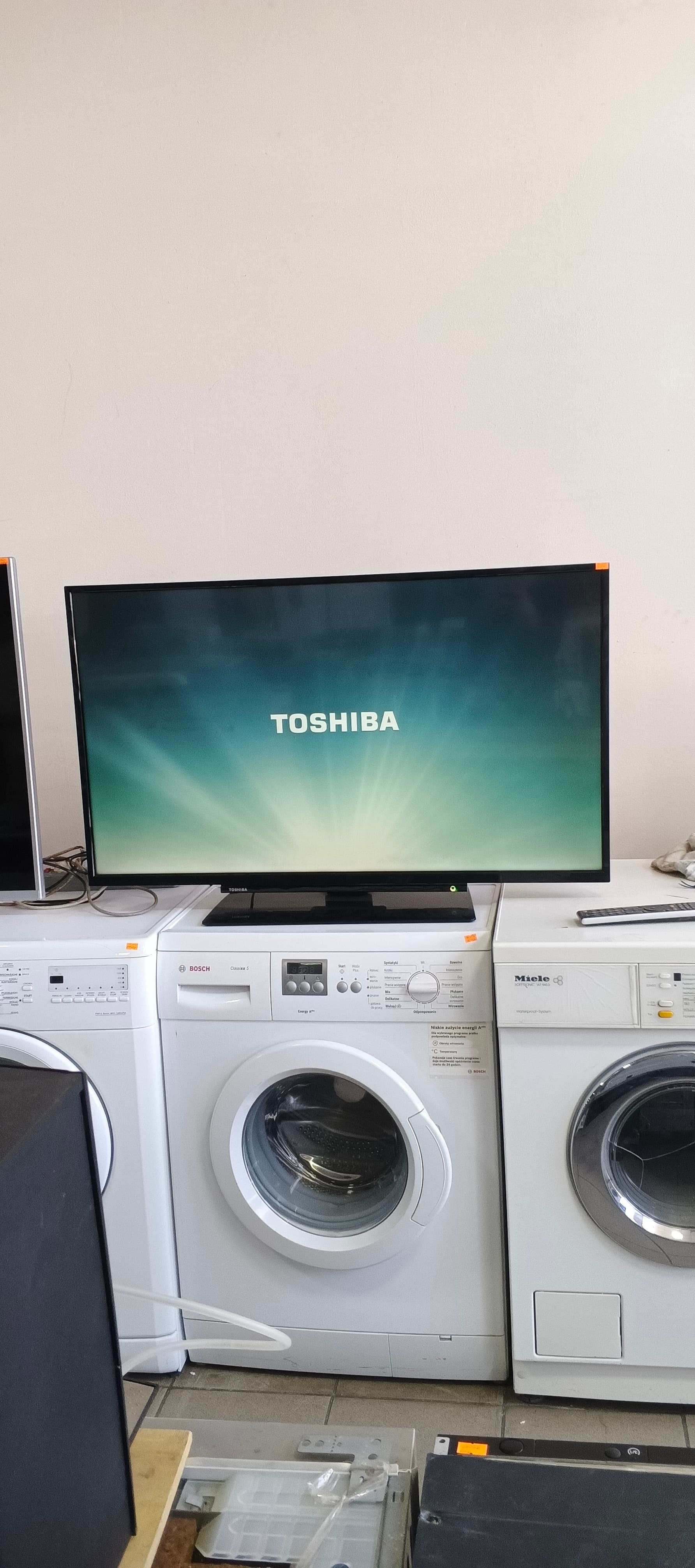 Телевізор Toshiba 43V5863DA
