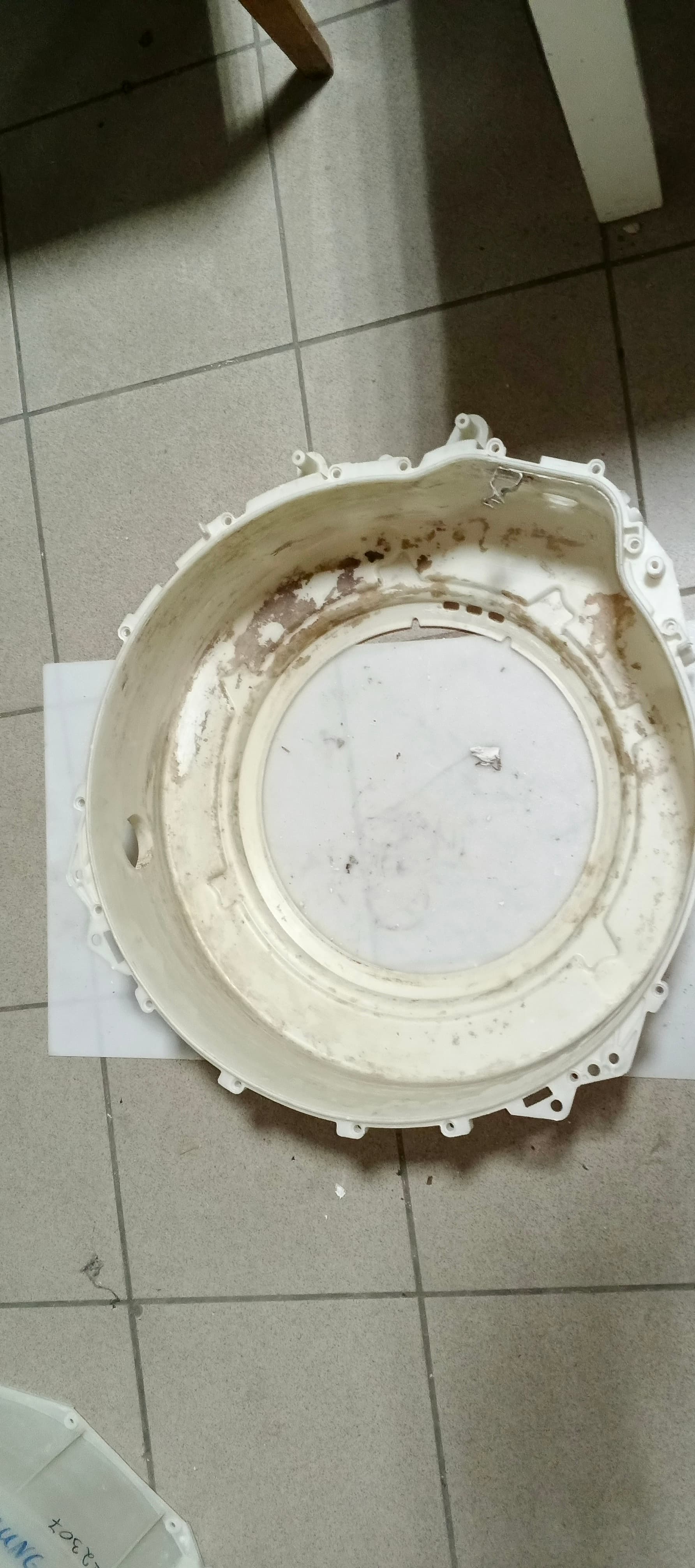 Б/у Передній напівбак для пральної машини Bosch S18 IMM1 MOLDI 9000354783