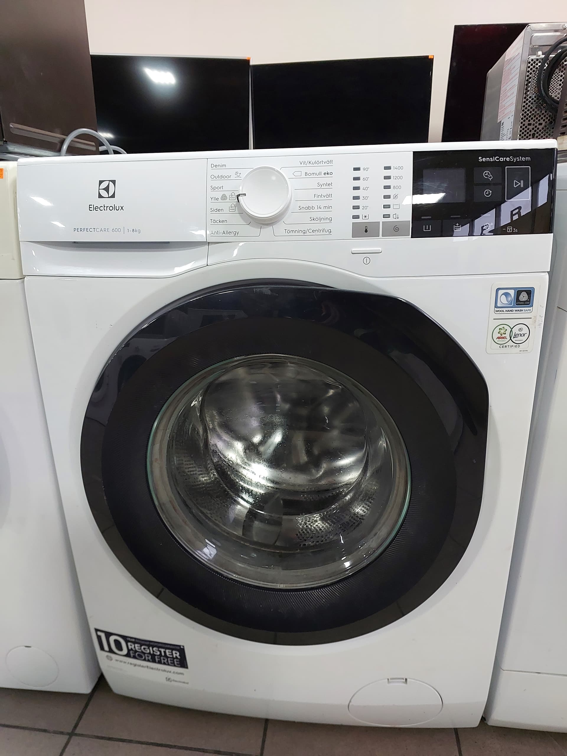 Пральна машина Electrolux EW6F5348B4