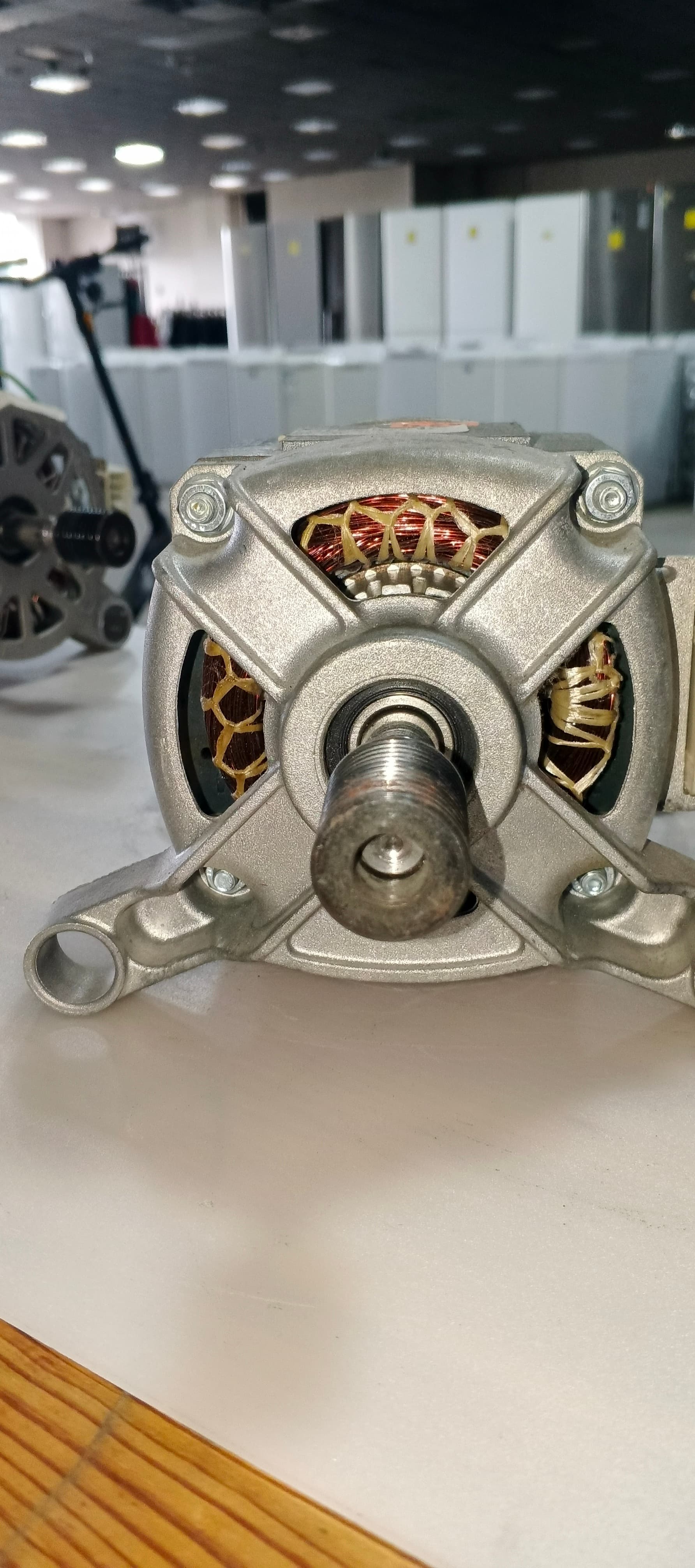 Б/у Трифазний колекторний мотор для пральної машини hoover350w
