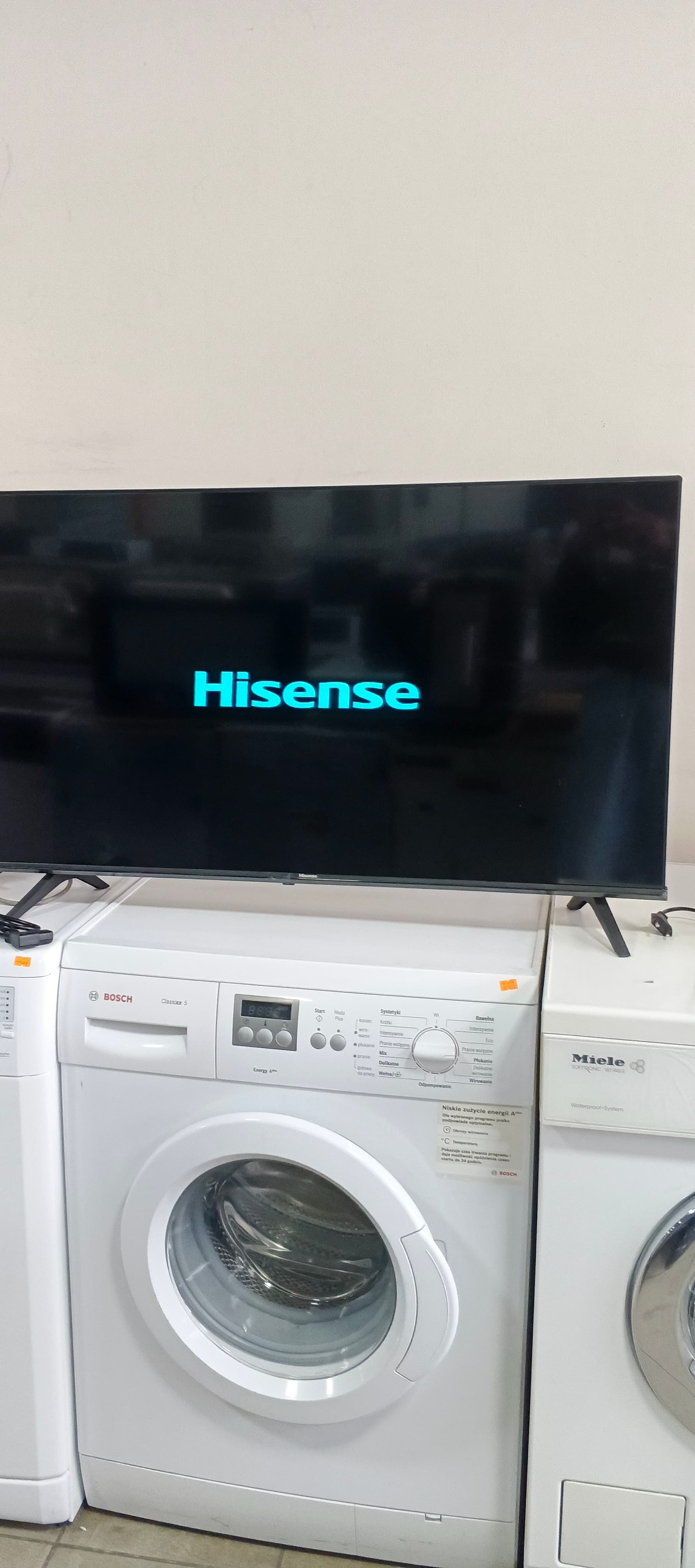 Телевізор Hisense 40E4KT