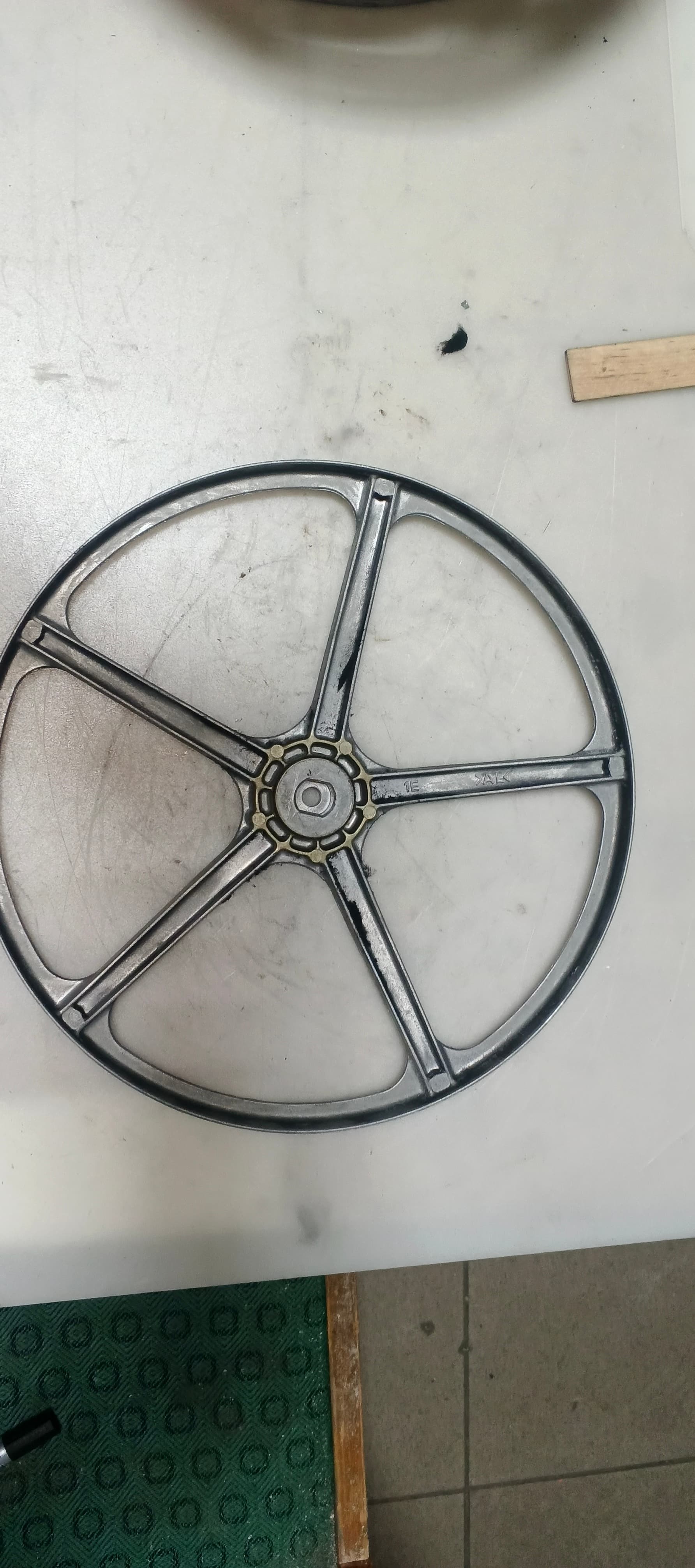 Б/у Шків для пральної машини Bosch 5550008386