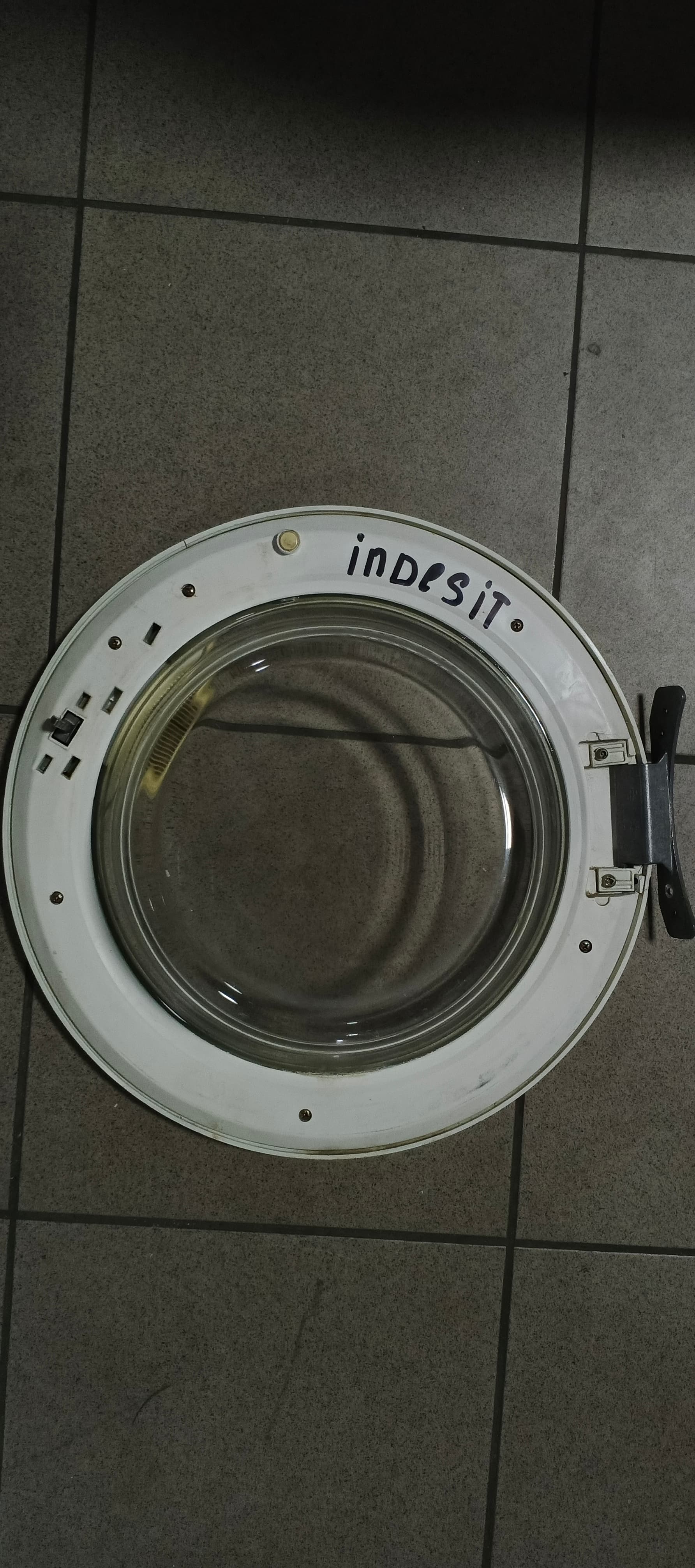 Б/у Люк для пральної машини Indesit. WIL