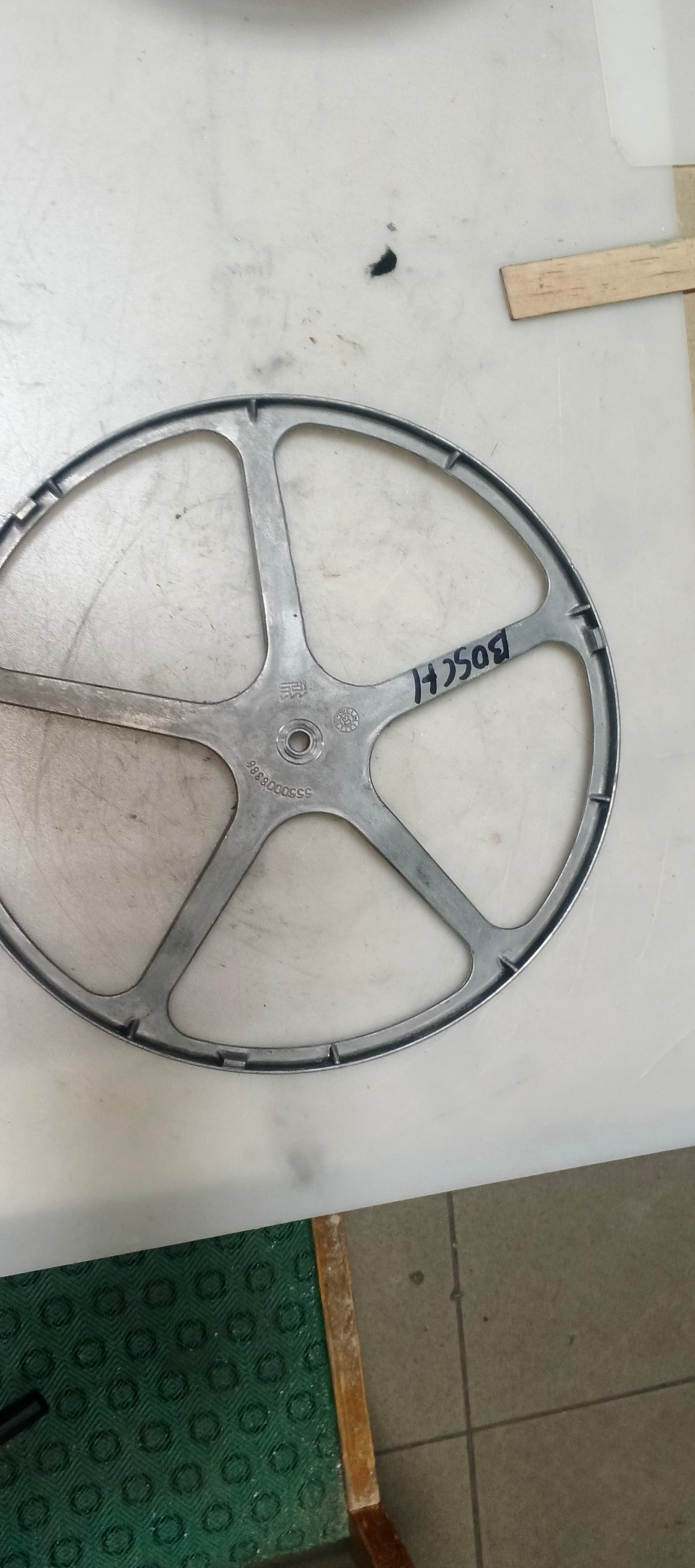 Б/у Шків для пральної машини Bosch 5550008386