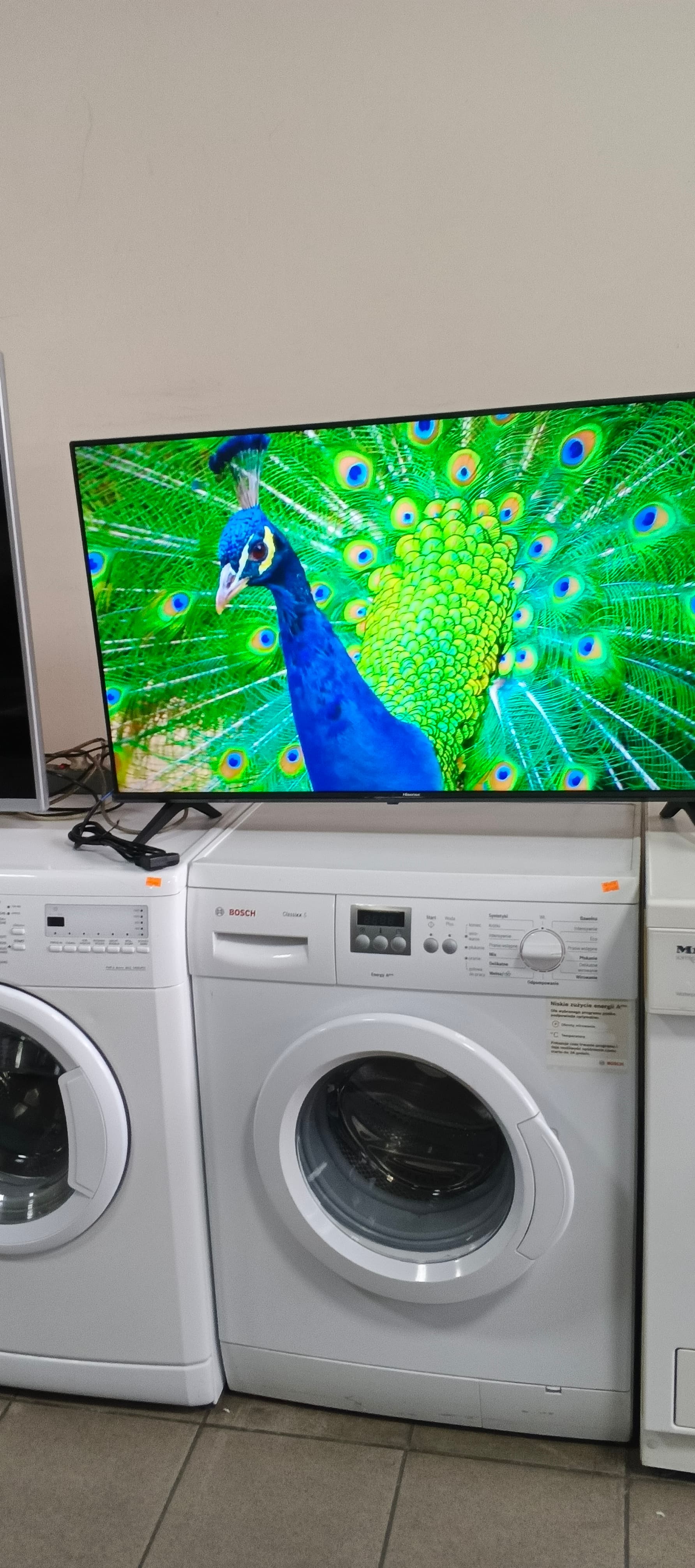 Телевізор Hisense 40E4KT