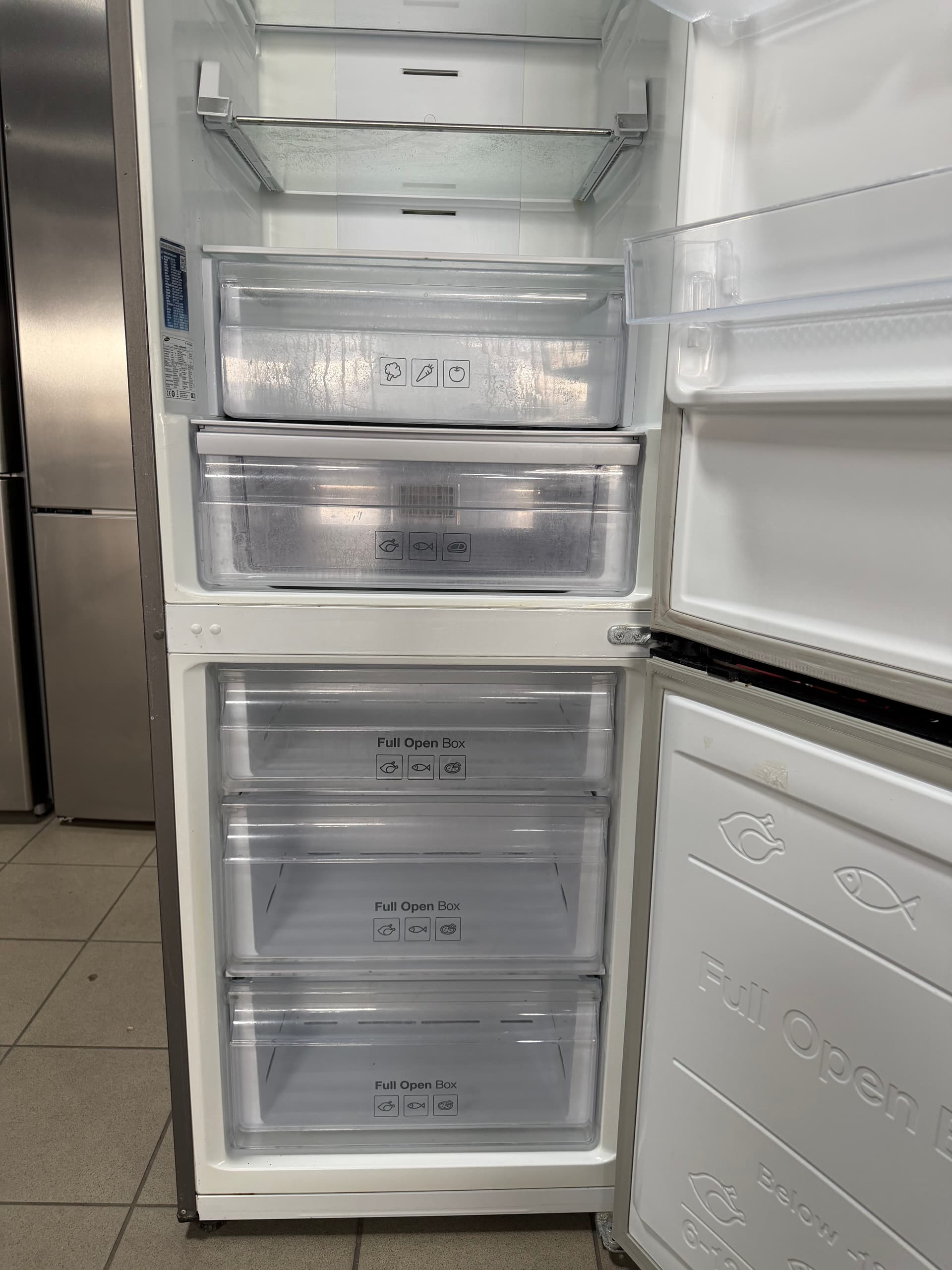 Холодильник Samsung RB29FERNC55