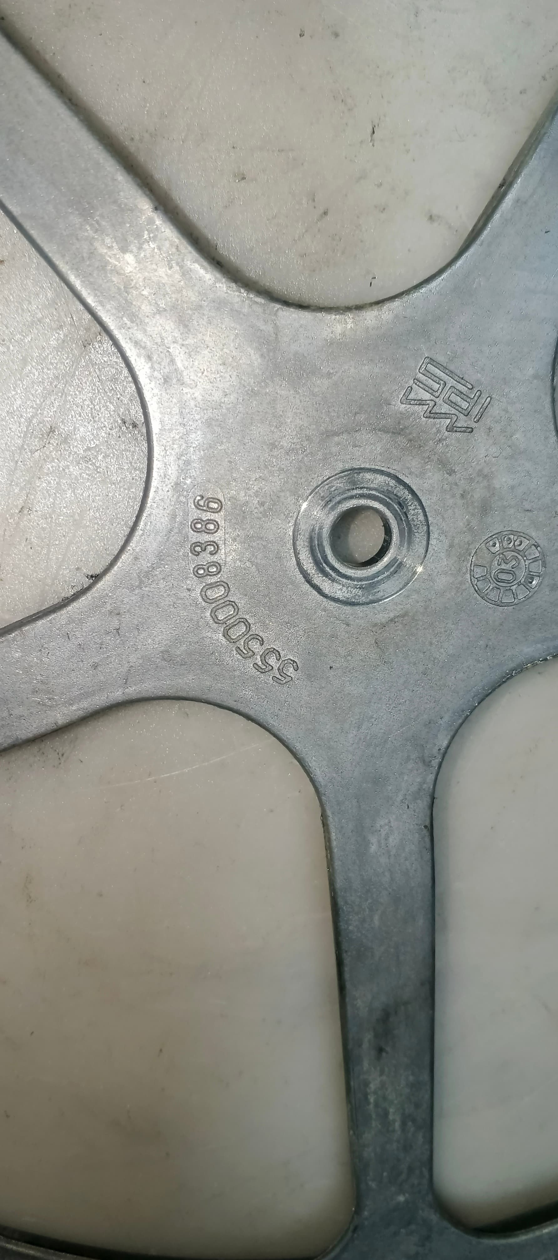 Б/у Шків для пральної машини Bosch 5550008386