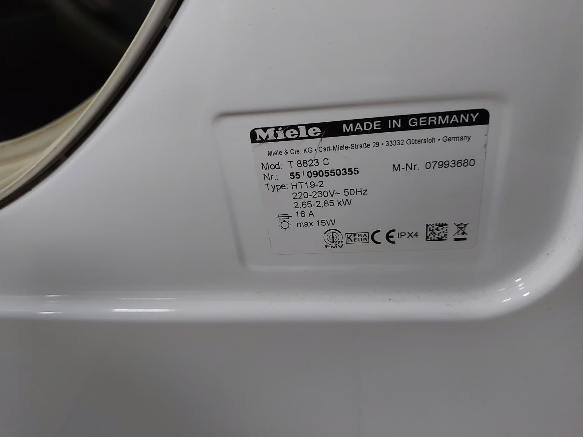 Сушильна машина Miele T 8823 C