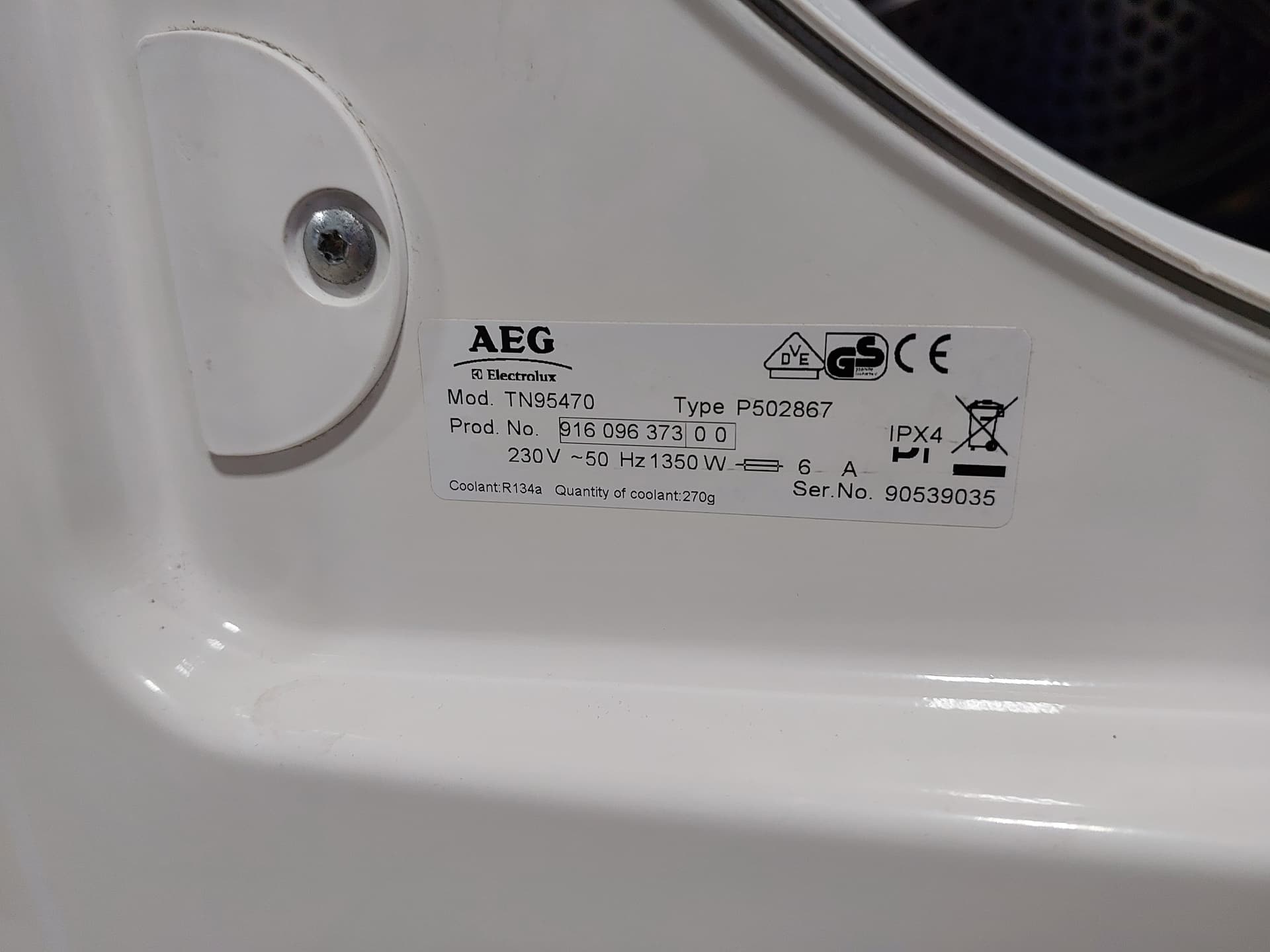 Сушильна машина AEG TN95470