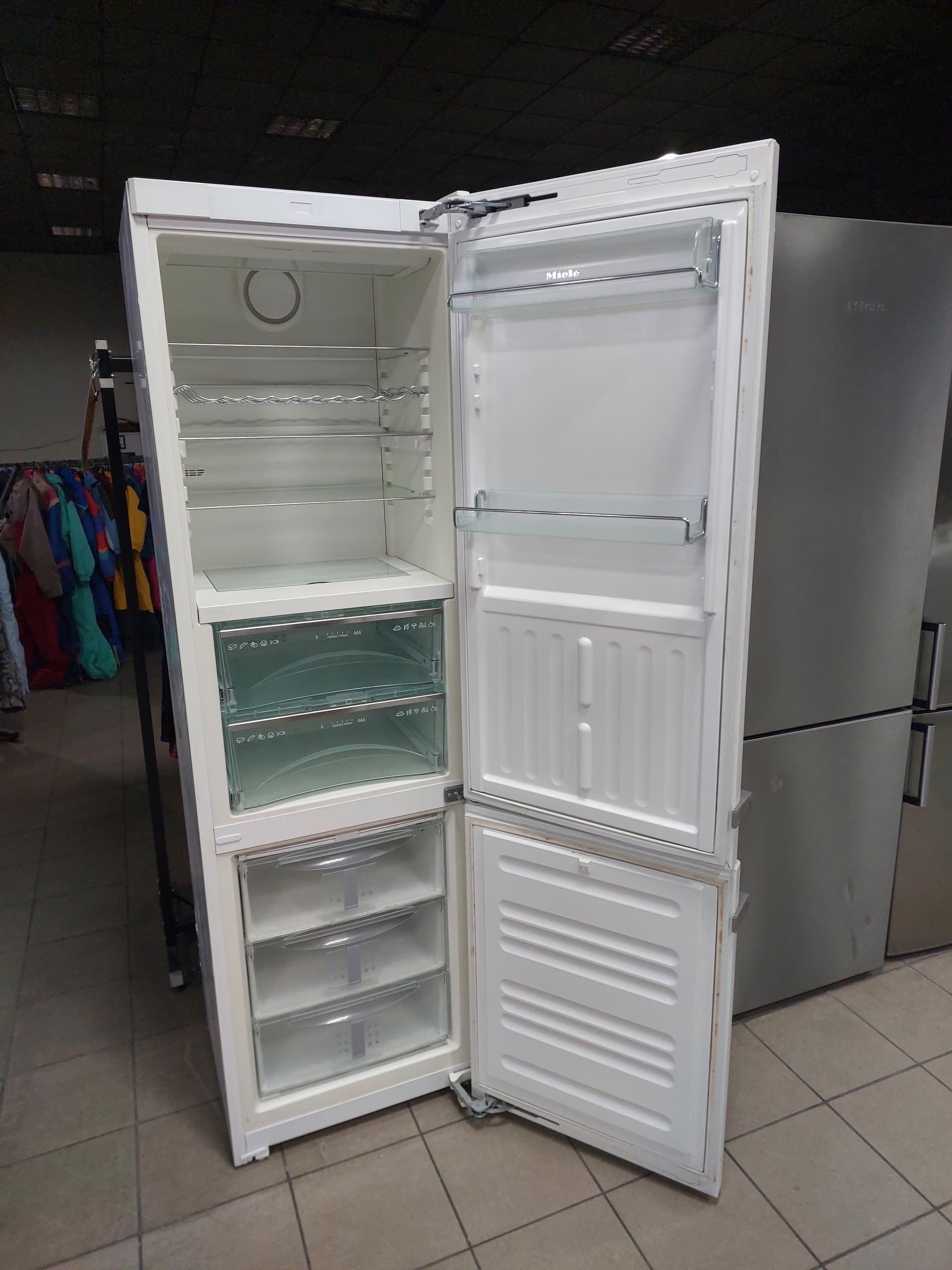 Холодильник Miele KFN14927SD