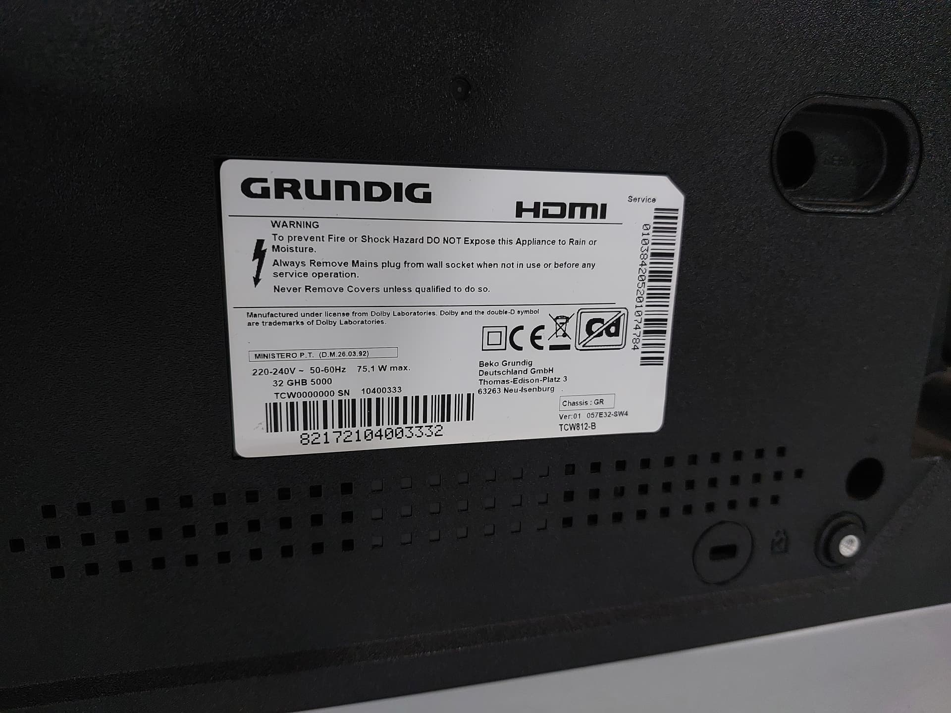 Телевізор Grundig 32GHB5000