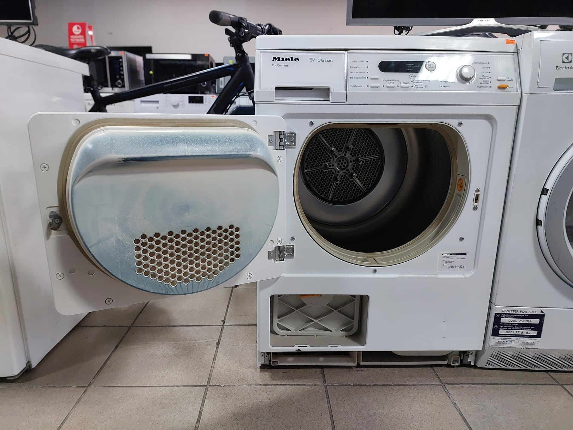 Сушильна машина Miele T 8823 C