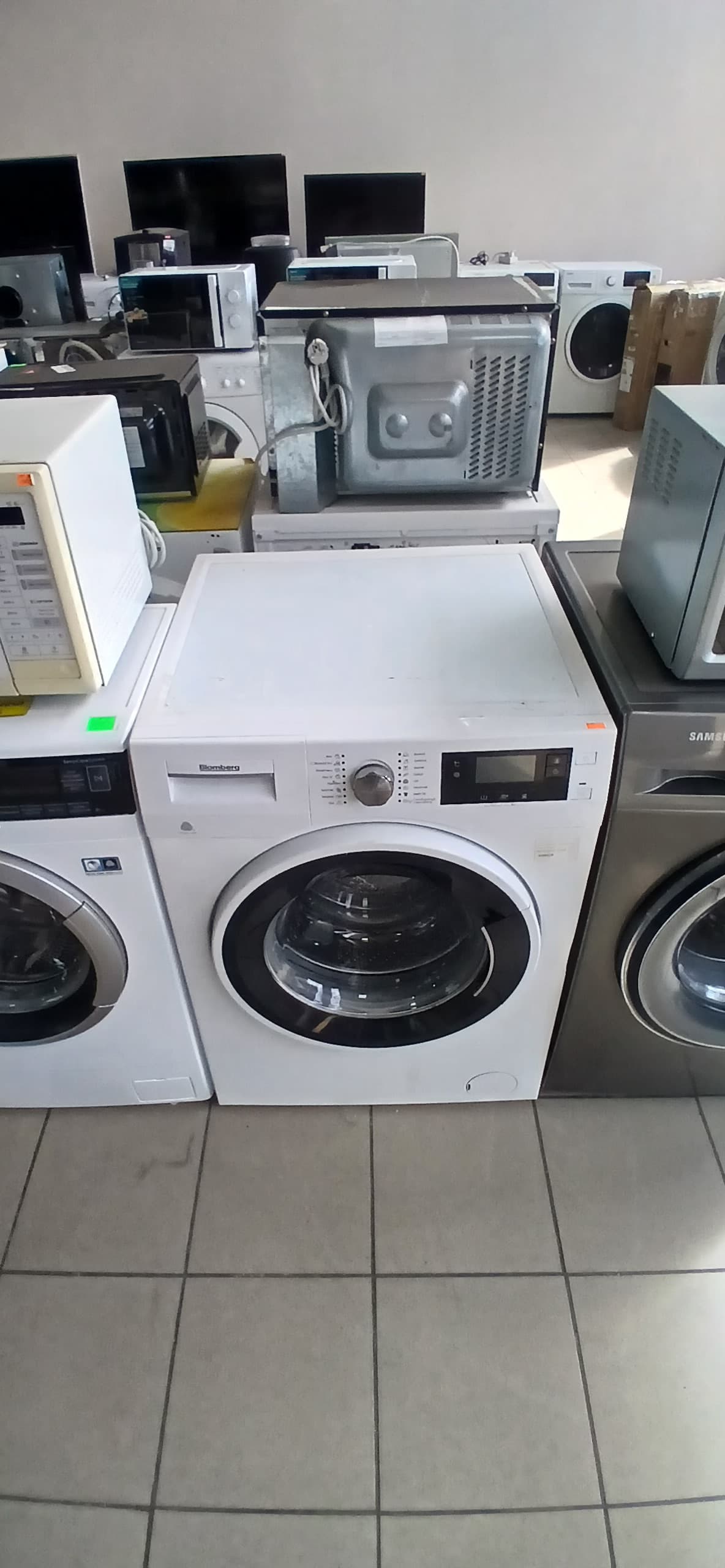 Пральна машина Blomberg BWG486WO