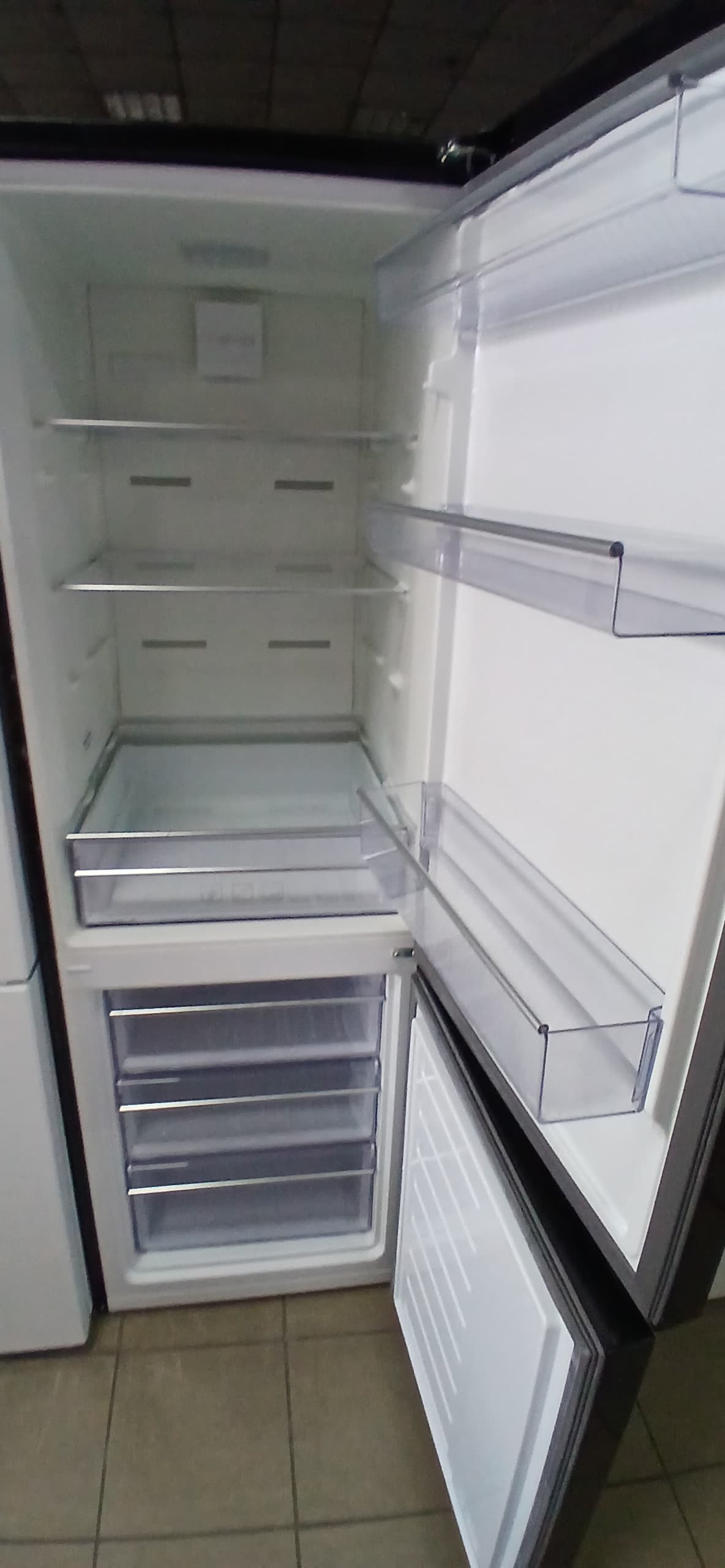 Холодильник Beko CNA365E20P